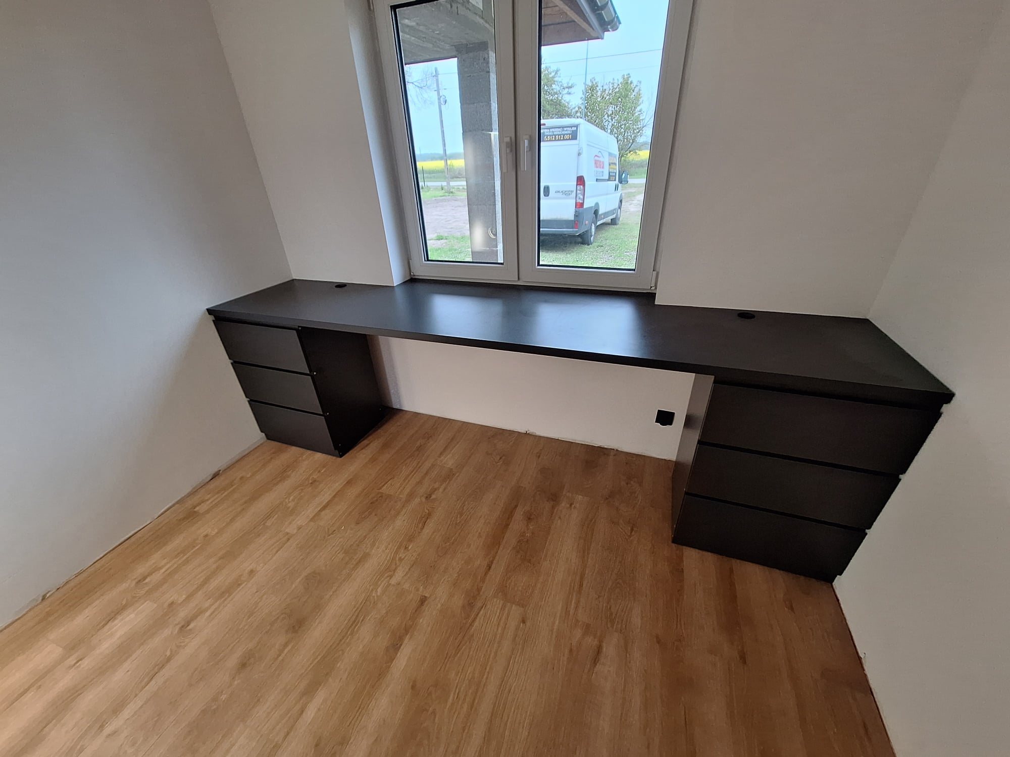 Trwałe i eleganckie biurko